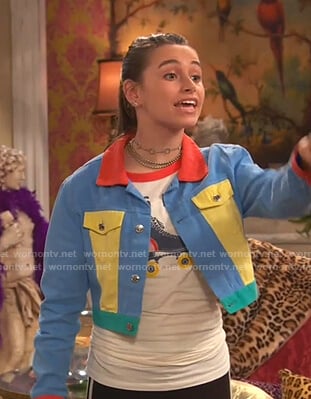 Tess’s roller skate print tee and colorblock jacket on Ravens Home