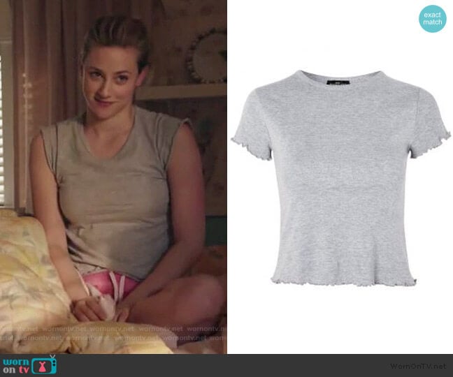 Topshop Gray Lettuce Crop Top worn by Betty Cooper (Lili Reinhart) on Riverdale