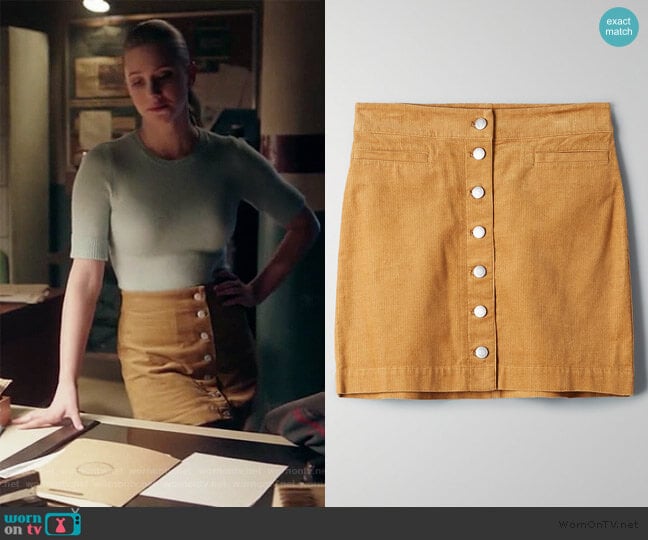 Aritzia Karmen Skirt worn by Betty Cooper (Lili Reinhart) on Riverdale