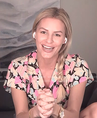 Morgan’s printed short sleeve shirt on E! News Daily Pop