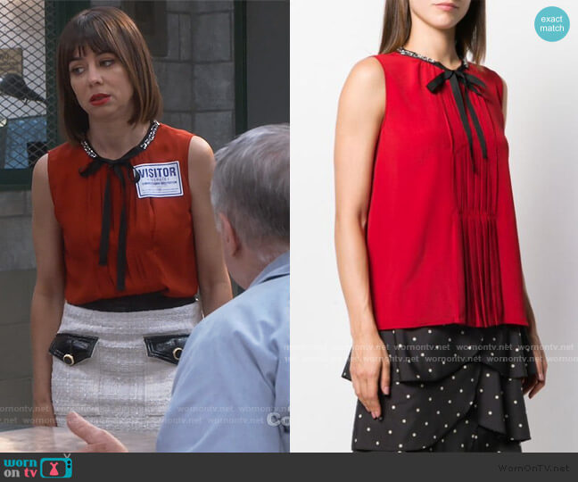 No. 21 Pleated Bow Tie Blouse worn by Elizabeth (Natasha Leggero) on Broke