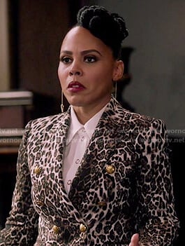 Tegan’s double breasted leopard print blazer on How to Get Away with Murder