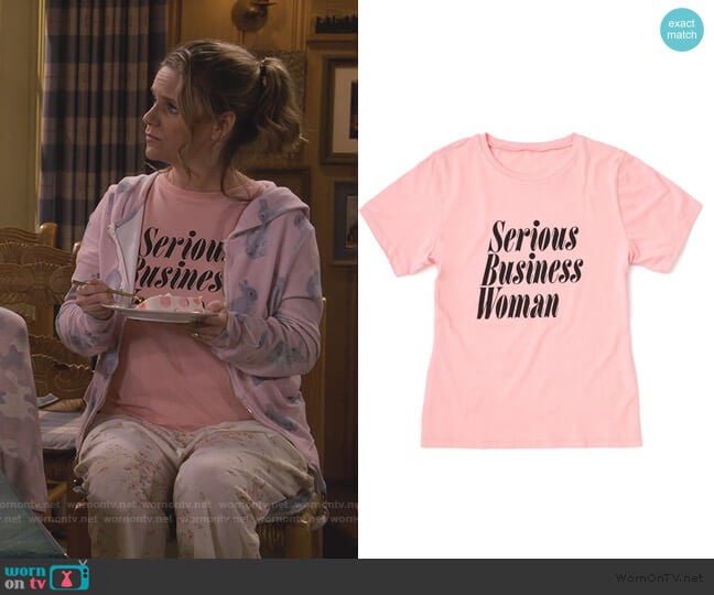 Ban.do Serious Business Woman Tee worn by Kimmy Gibbler (Andrea Barber) on Fuller House