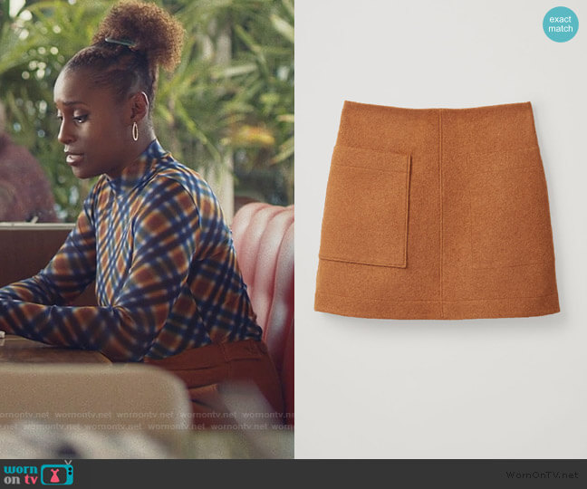 Cos Wool Mini Skirt worn by Issa Dee (Issa Rae) on Insecure