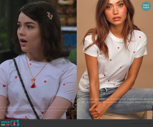 Z Supply Hearts Modern White and Red Heart Print Tee worn by Hannah (Merit Leighton) on Alexa & Katie