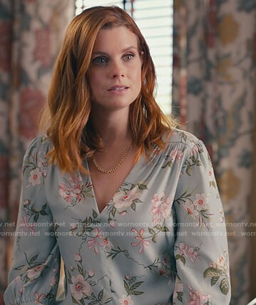 Maddie’s floral v-neck top Sweet Magnolias