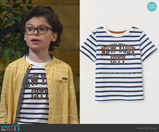 H&M T-shirt with Printed Design worn by Matteo Silva (Raphael Alejandro) on Bunkd