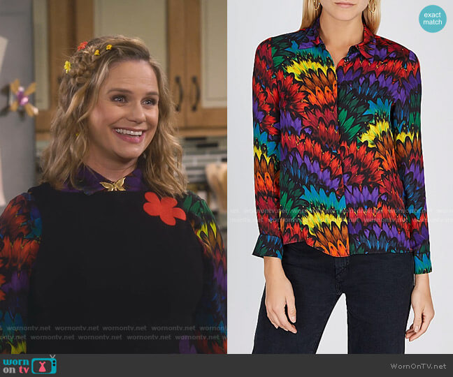 Alice + Olivia Willa Printed Silk Blouse worn by Kimmy Gibbler (Andrea Barber) on Fuller House