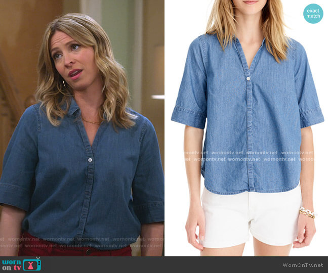 J. Crew Button-Up Chambray Shirt worn by Jennifer Cooper (Jolie Jenkins) on Alexa & Katie