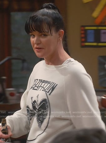 Jackie’s white Led Zeppelin graphic sweatshirt on Broke