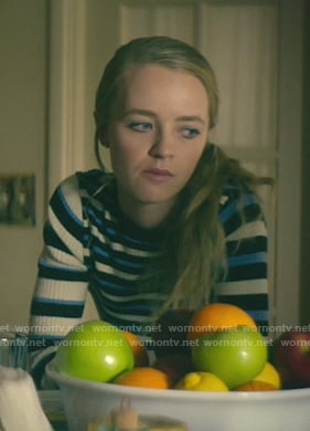 Jenny Broderick’s blue striped ribbed sweater on Dirty John