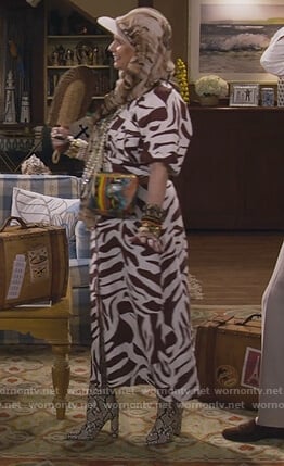 Kimmy’s zebra print shirtdress on Fuller House
