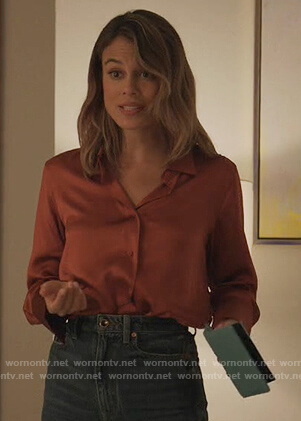 Noa’s silk shirt and beige coat on The Baker and the Beauty
