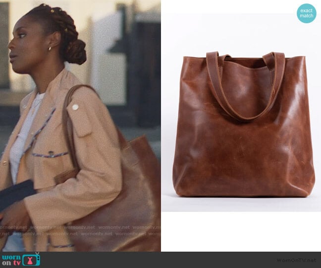 Unoeth Hanna Leather Tote worn by Issa Dee (Issa Rae) on Insecure