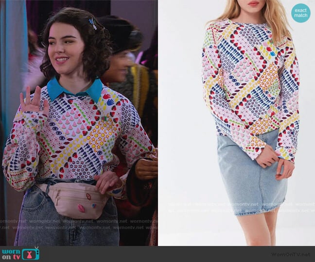 Champion Susan Alexandra printed Sweatshirt worn by Hannah (Merit Leighton) on Alexa & Katie