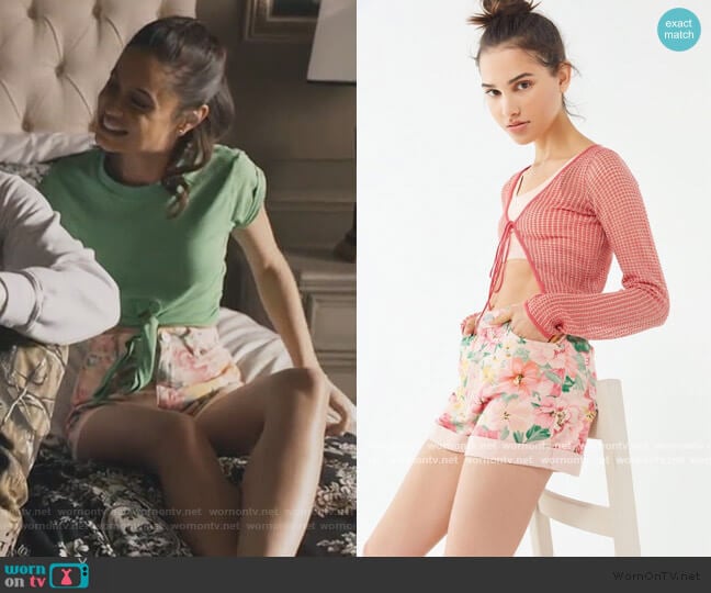 BDG Denim High-Rise Mom Short worn by Sophia Greenleaf (Desiree Ross) on Greenleaf