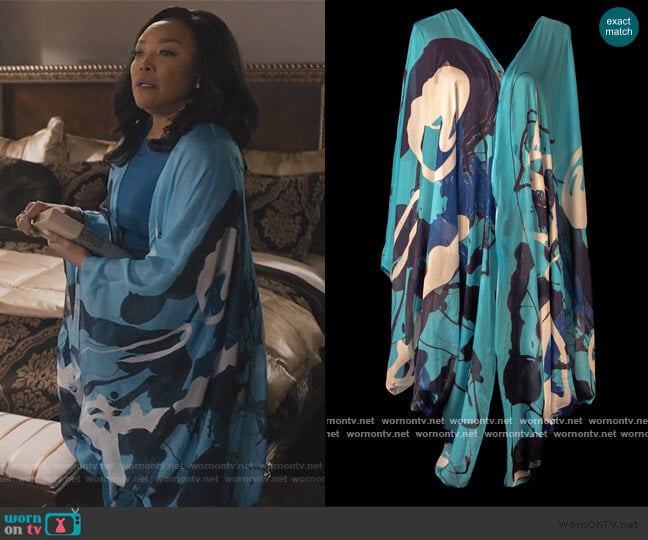 Cedric Brown Collection Blue Graffiti Kimono worn by Lady Mae Greenleaf (Lynn Whitfield) on Greenleaf