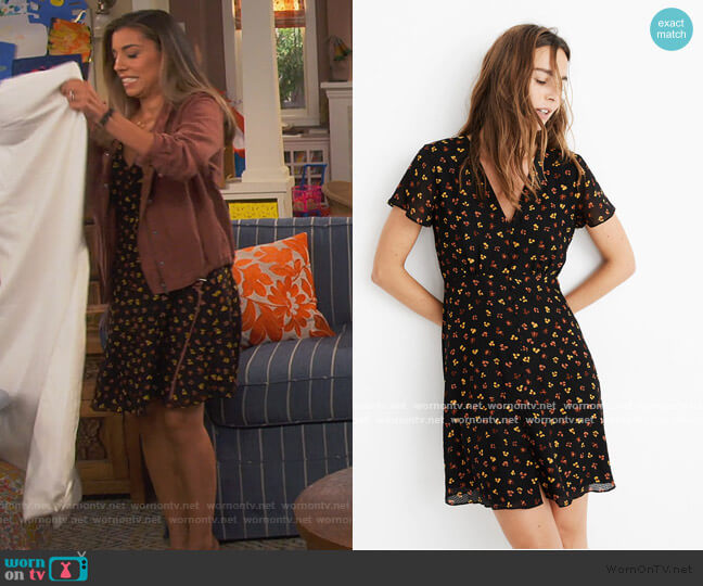 Madewell Silk Button-Front Swing Dress in Feline Floral worn by Jo (Christina Vidal Mitchell) on United We Fall