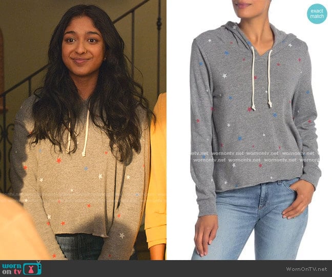 Alternative Printed Pullover Hoodie worn by Devi Vishwakumar (Maitreyi Ramakrishnan) on Never Have I Ever