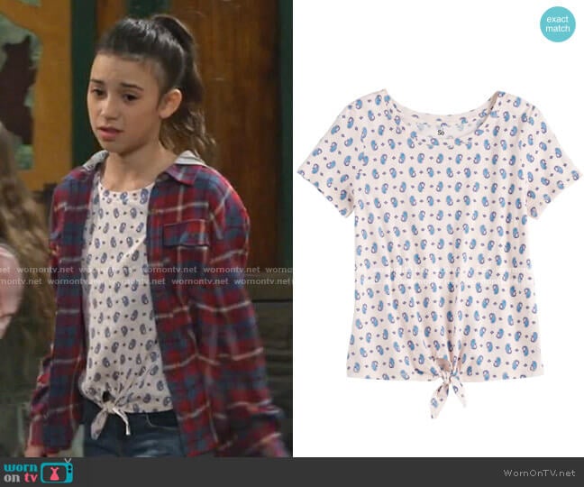 SO Knot Hem Tee worn by Gwen (Scarlett Estevez) on Bunkd