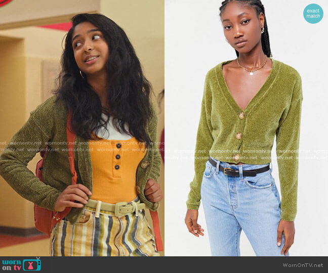 Urban Outfitters Honey Plush Cropped Cardigan worn by Devi Vishwakumar (Maitreyi Ramakrishnan) on Never Have I Ever