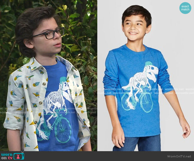 Cat & Jack Graphic T-Shirt worn by Matteo Silva (Raphael Alejandro) on Bunkd
