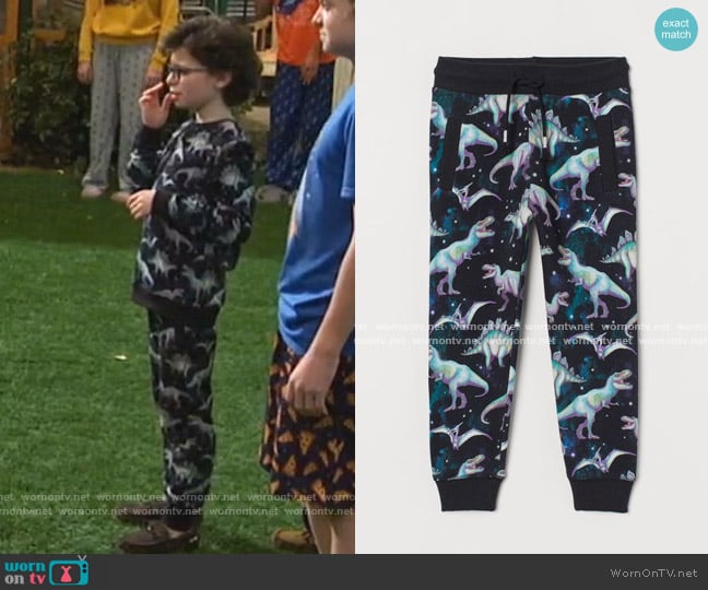 H&M Cotton Joggers worn by Matteo Silva (Raphael Alejandro) on Bunkd