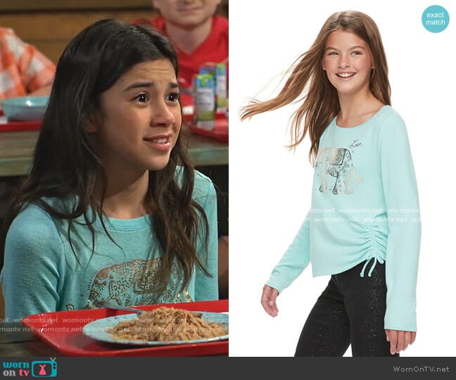 Mudd Cozy Cinch Front Printed Top worn by Gwen (Scarlett Estevez) on Bunkd