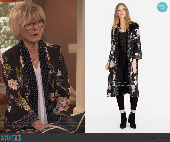 Johnny Was Velvet Mix Kimono worn by Sandy (Jane Curtin) on United We Fall