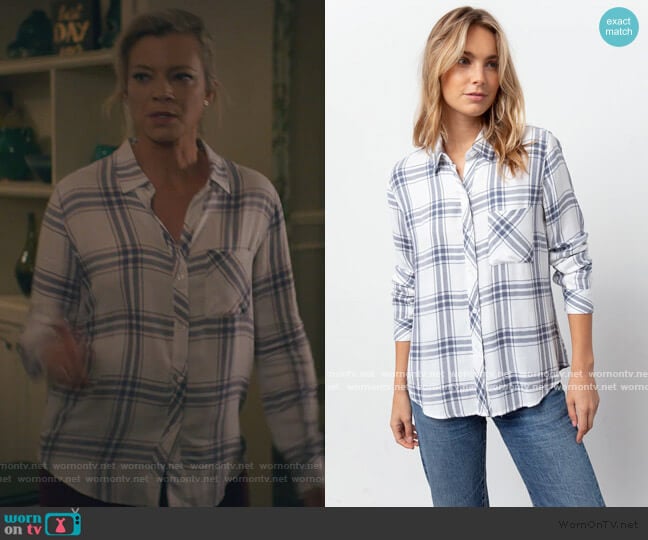 Rails in White Storm Hunter Shirt worn by Barbara Whitmore (Amy Smart) on Stargirl