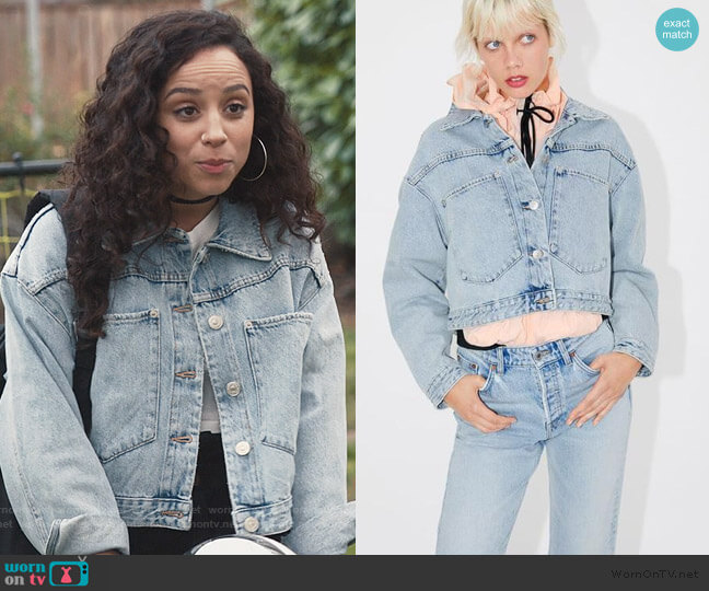 Zara Giacca Denim Jacket worn by Moe Truax (Kiana Madeira) on Trinkets