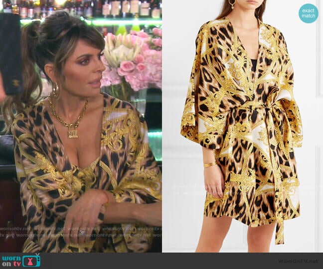 Versace Printed Silk Robe worn by Lisa Rinna on The Real Housewives of Beverly Hills
