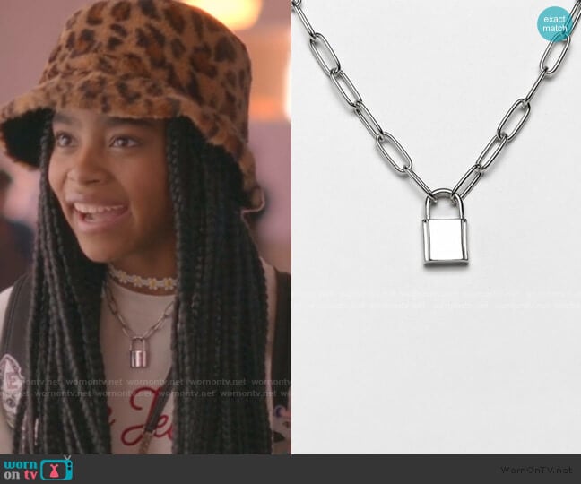 Asos Necklace with Hardware Chain and Padlock worn by Flynn (Jadah Marie) on Julie and the Phantoms