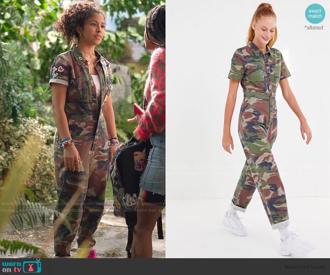 Urban Outfitters Canvas Camo Flight Jumpsuit worn by Julie (Madison Reyes) on Julie and the Phantoms