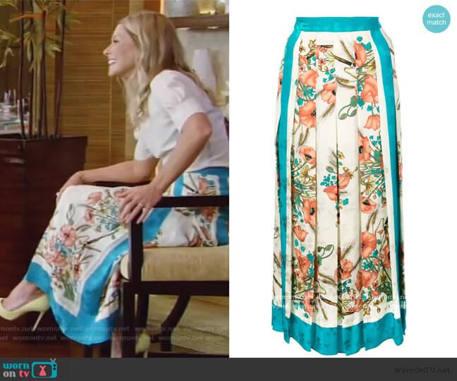 Gucci Floral Print Pleated Skirt worn by Kelly Ripa on Live with Kelly and Mark