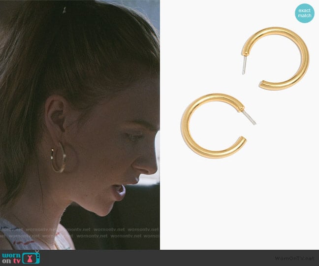 Madewell Chunky Medium Hoop Earrings worn by Sterling Wesley (Maddie Phillips) on Teenage Bounty Hunters
