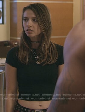 Blair’s black ribbed trim tee on Teenage Bounty Hunters