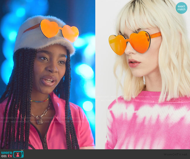 Dolls Kill Heart Sunglasses worn by Flynn (Jadah Marie) on Julie and the Phantoms