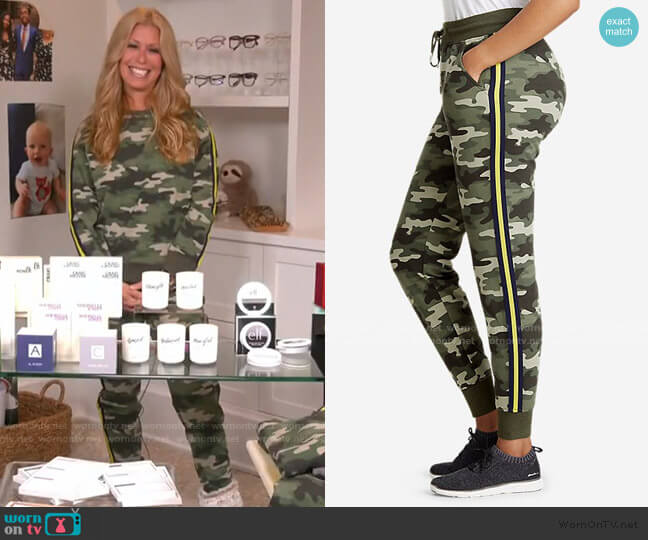 Eddie Bauer Cozy Camp Side-Stripe Joggers worn by Jill Martin on Today
