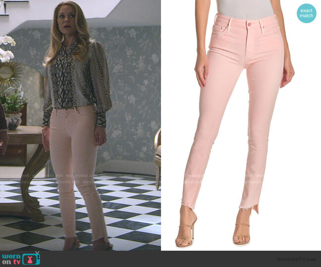 Mother The Looker Frayed Step Hem Ankle Skinny Jeans worn by Debbie Wesley (Virginia Williams) on Teenage Bounty Hunters