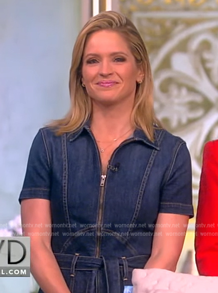 Sara’s blue denim jumpsuit on The View