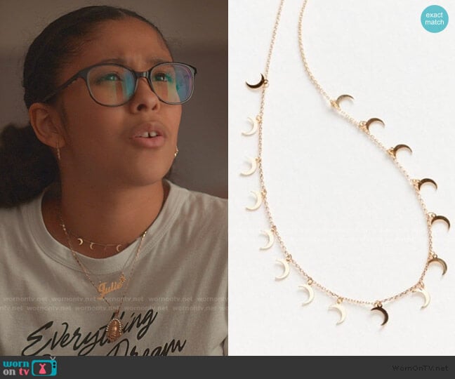 Urban Outfitters Lucky Charm Necklace in Gold Moon worn by Julie (Madison Reyes) on Julie and the Phantoms
