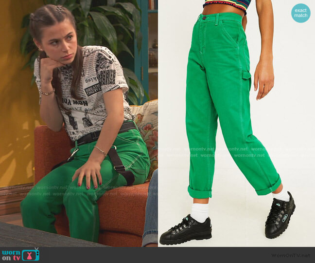 BDG Contrast Stitch Green Workwear Jeans worn by Tess O'Malley (Sky Katz) on Ravens Home