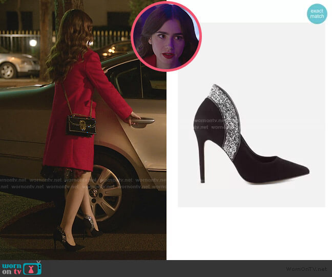 Cosmoparis Escarpin Jordann Pump worn by Emily Cooper (Lily Collins) on Emily in Paris