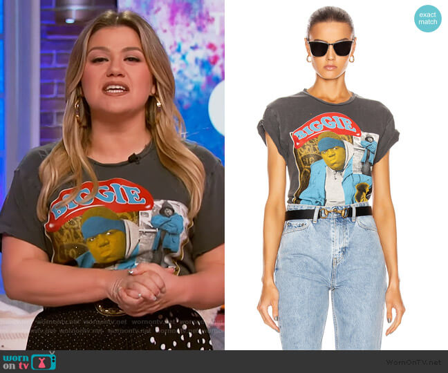 Madeworn Biggie Smalls Tee worn by Kelly Clarkson on The Kelly Clarkson Show