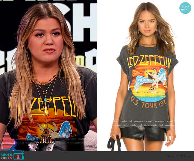 Madeworn Led Zeppelin 1975 US Tour worn by Kelly Clarkson on The Kelly Clarkson Show