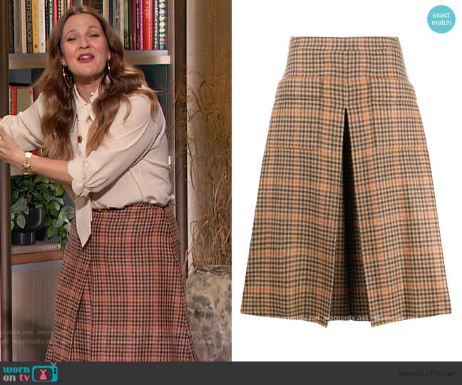 Maison Margiela gingham check wide-leg shorts worn by Drew Barrymore on The Drew Barrymore Show