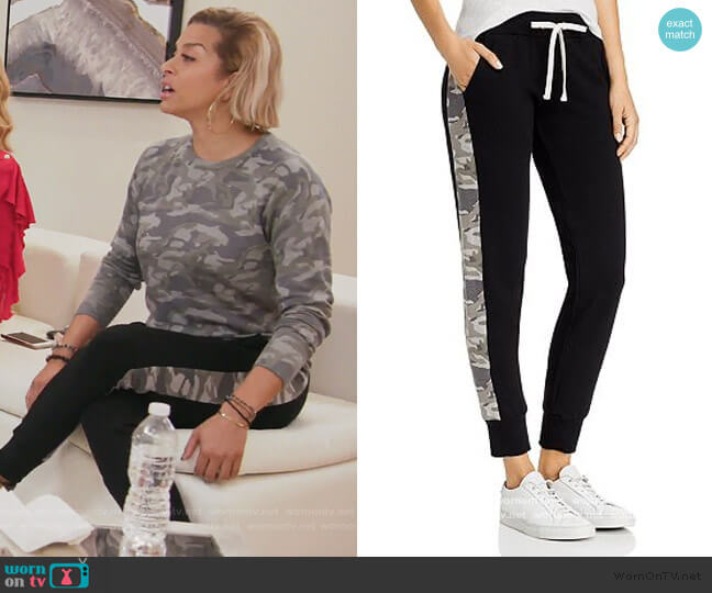 Monrow Sporty Camo-Stripe Sweatpants worn by Robyn Dixon on The Real Housewives of Potomac