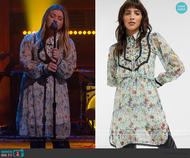 Topshop IDOL shirt dress with ruffle detail in floral print worn by Kelly Clarkson on The Kelly Clarkson Show