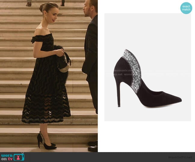 Cosmoparis Escarpin Jordann Pump worn by Emily Cooper (Lily Collins) on Emily in Paris